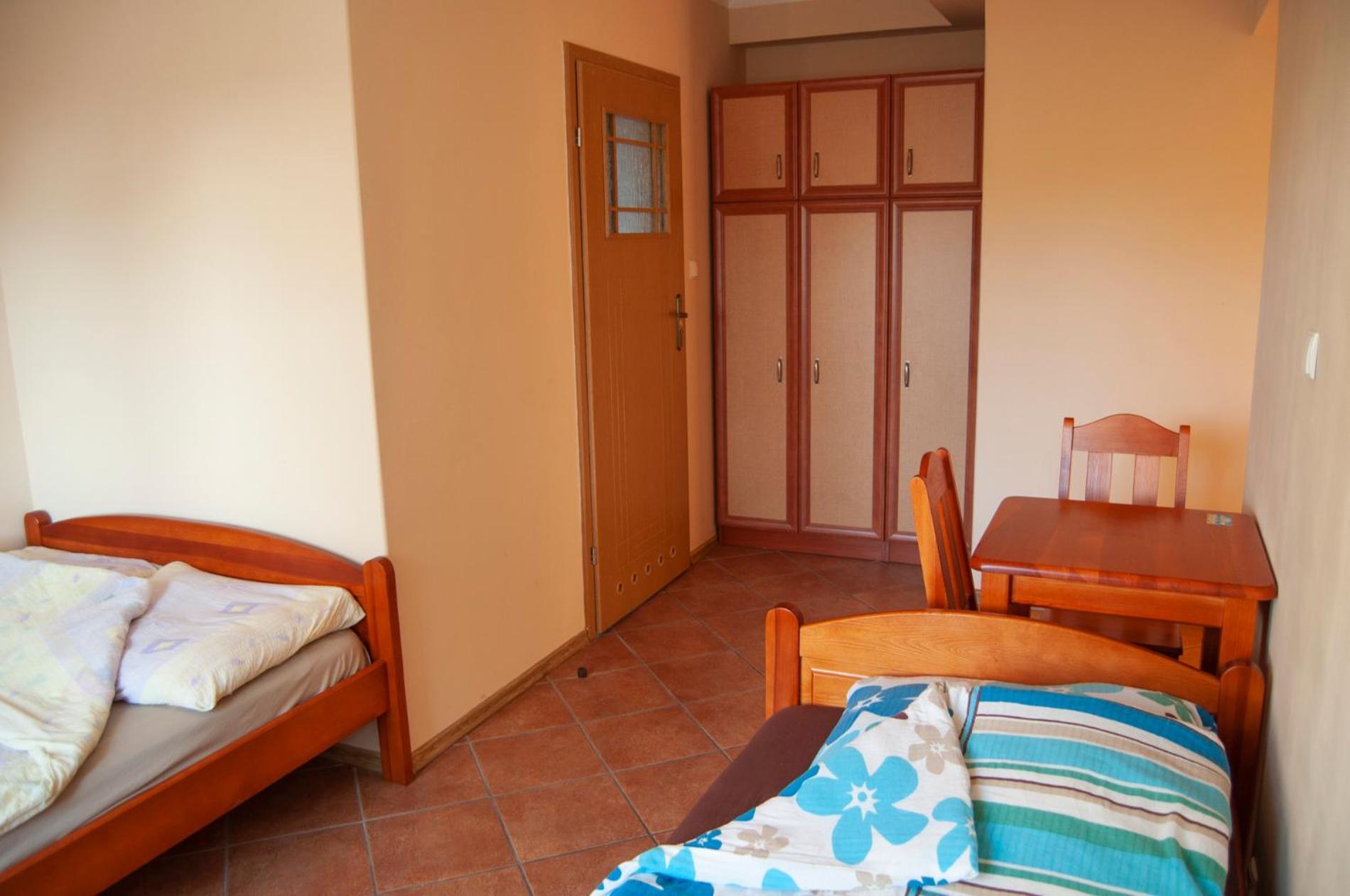 Jantar Pokoje I Domki U Reni Habitación foto